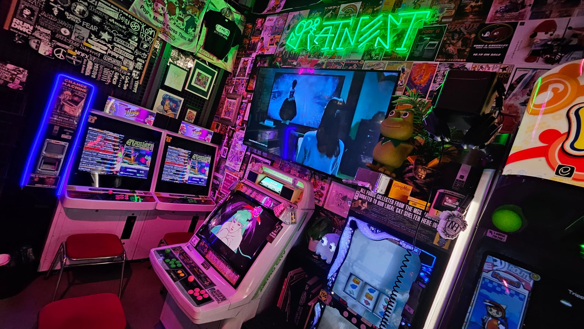 the-zoomer-obsession-with-dvds-is-a-blueprint-for-saving-gaming